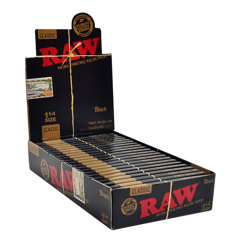 RAW BLACK KING 1.1/4 (24 BOOCKLETS)