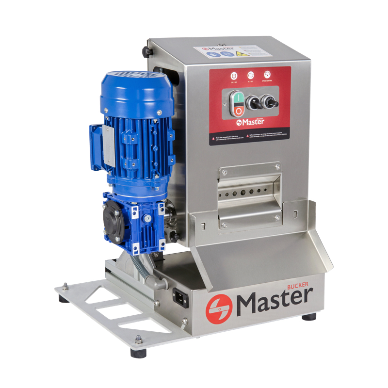 MASTER BUCKER MB 200